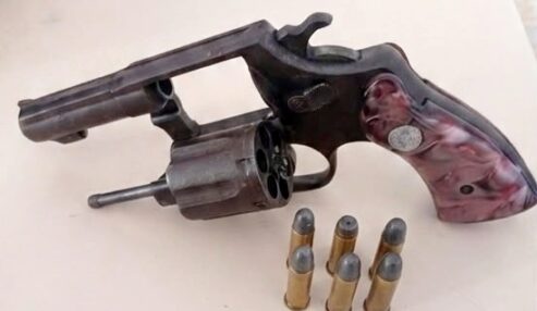 Homem é preso por porte ilegal de arma de fogo durante abordagem da PM na zona rural de Inajá