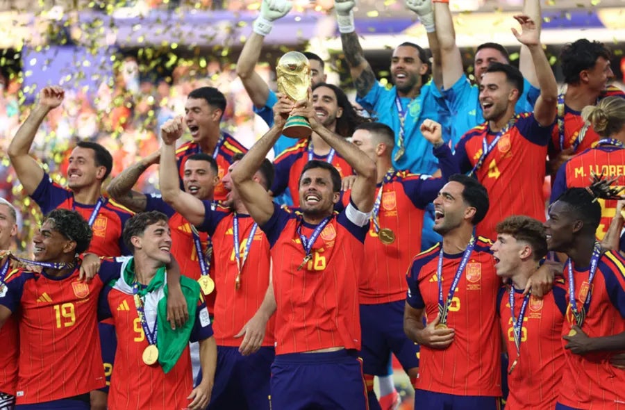Espanha acaba com ‘conto de fadas’ de Messi, vence Argentina e é campeã da Copa do Mundo de novo