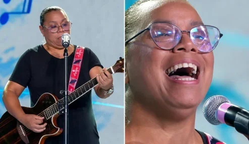 Irmã Joelma sobe ao palco do SBT e deixa plateia e jurados emocionados com sua voz