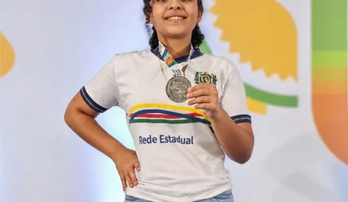De Petrolândia para Brasília: Maria Fernanda conquista vaga no Nacional dos Jogos Escolares de Xadrez