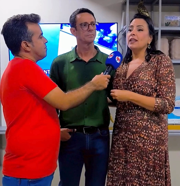 Blog PN entrevista prefeito Rogério Ferreira e primeira-dama Danielle Cavalcante durante inauguração da nova sede da Prefeitura de Jatobá