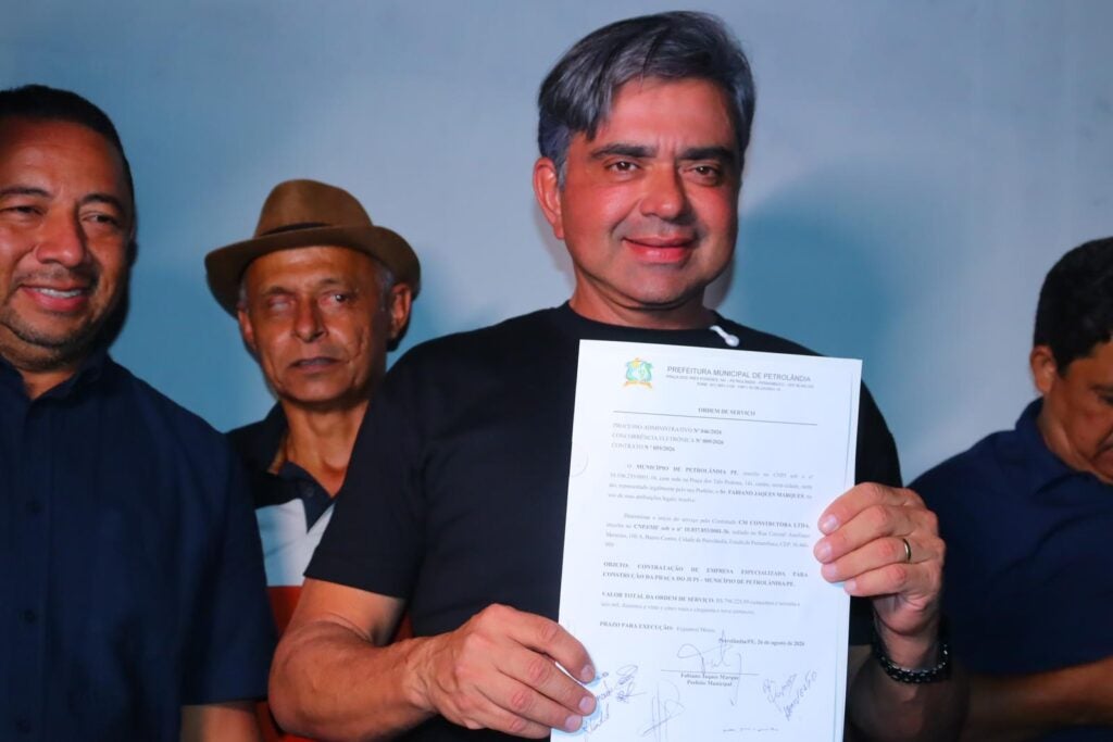 Prefeito Fabiano Marques assina ordem de serviço para construção de nova praça na Quadra-08, em Petrolândia