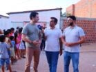 João Thiago e Deputado Clodoaldo Magalhães participam de ação especial para crianças no Bairro Nova Esperança em Petrolândia