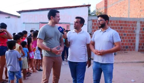 João Thiago e Deputado Clodoaldo Magalhães participam de ação especial para crianças no Bairro Nova Esperança em Petrolândia