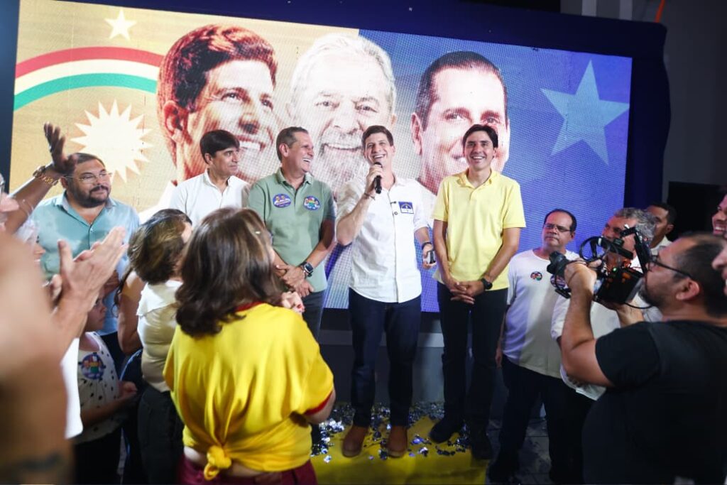 João Campos reúne lideranças em Floresta e reforça compromisso com o Sertão de Itaparica