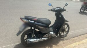 PM conduz menor à Delegacia após ser flagrado conduzindo motocicleta sem capacete em Inajá PM conduz menor à Delegacia após ser flagrado conduzindo motocicleta sem capacete em Inajá