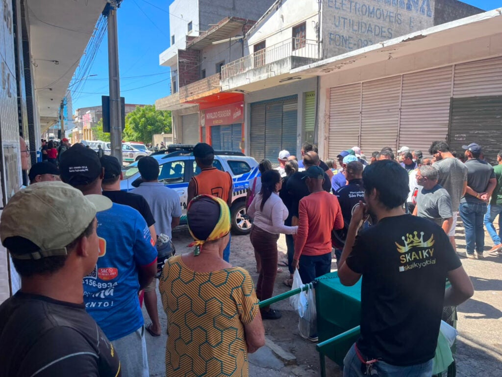 Comerciante é morto em Serra Talhada e atirador também morre no local