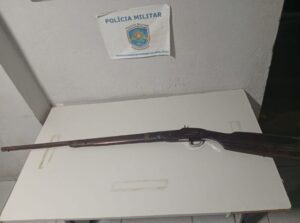 Polícia Militar apreende arma de fogo artesanal durante patrulhamento na zona rural de Inajá Polícia Militar apreende arma de fogo artesanal durante patrulhamento na zona rural de Inajá