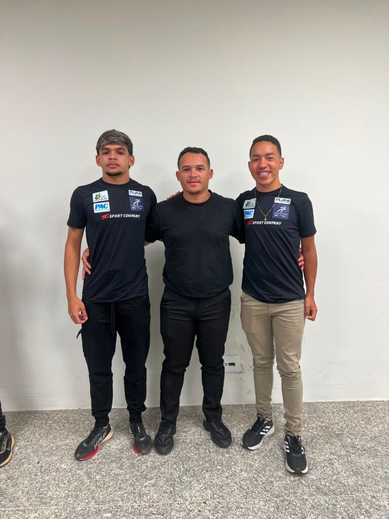 Jovens atletas de Petrolândia embarcam para São Paulo para disputar Campeonato Brasileiro de Atletismo