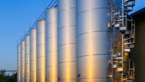 Guia Completo de Segurança: Boas Práticas na limpeza de tanque industrial de Combustíveis Guia Completo de Segurança: Boas Práticas na limpeza de tanque industrial de Combustíveis