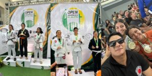 Academia Garagem School Fight/Luiz Paulo Jiu-Jitsu celebra títulos de duas primas de Petrolândia no Open Arapiraca-AL Academia Garagem School Fight/Luiz Paulo Jiu-Jitsu celebra títulos de duas primas de Petrolândia no Open Arapiraca-AL