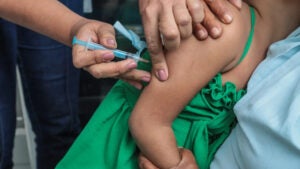 Pernambuco reforça vacinação contra sarampo após alerta de surtos fora do estado Pernambuco reforça vacinação contra sarampo após alerta de surtos fora do estado