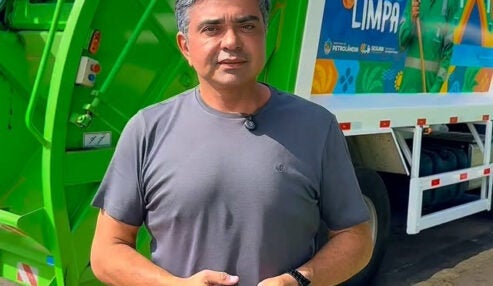 Prefeito Fabiano Marques inicia a semana anunciando novo caminhão compactador para reforçar a coleta de lixo em Petrolândia