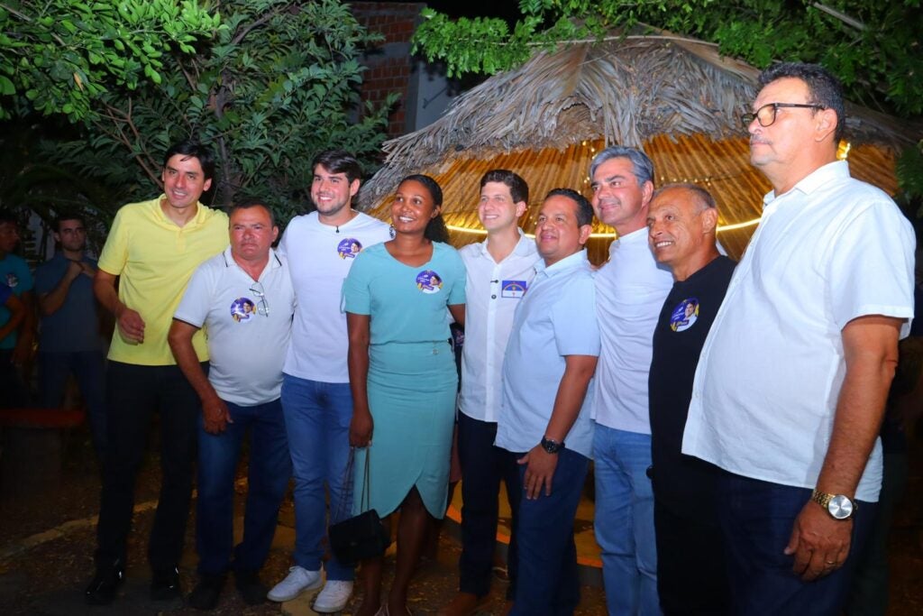 João Campos reúne lideranças em Floresta e fortalece articulação política com presença de representantes de Petrolândia