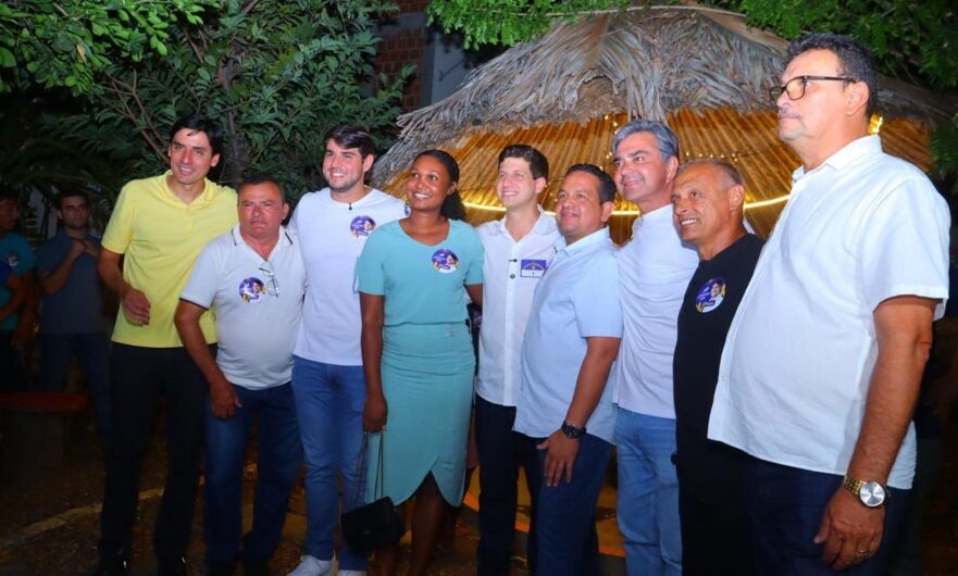 João Campos reúne lideranças em Floresta e fortalece articulação política com presença de representantes de Petrolândia