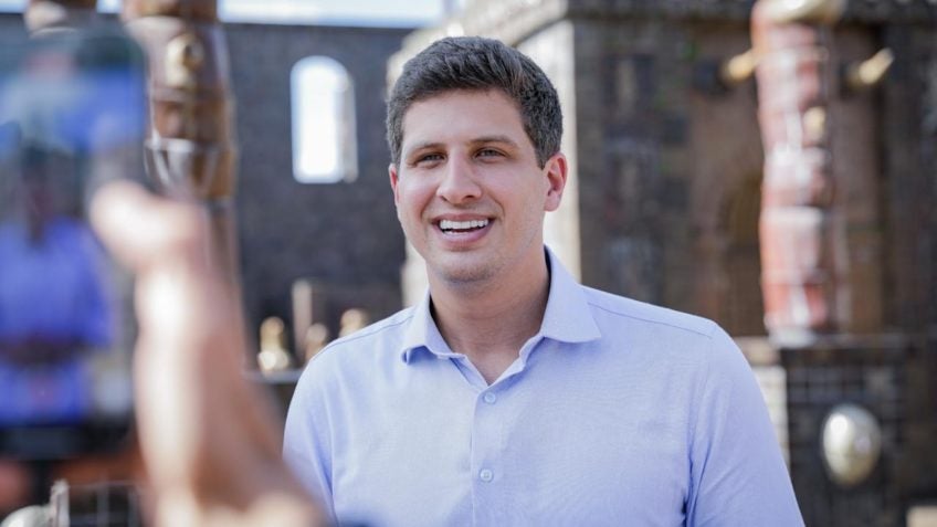 João Campos cumpre agenda política em Floresta e reúne lideranças do Sertão nesta quarta-feira (5)