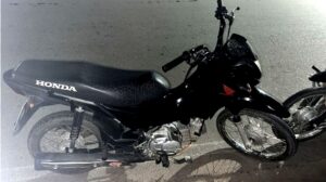Menor é conduzido à delegacia após ser flagrado pilotando motocicleta irregularmente em Inajá