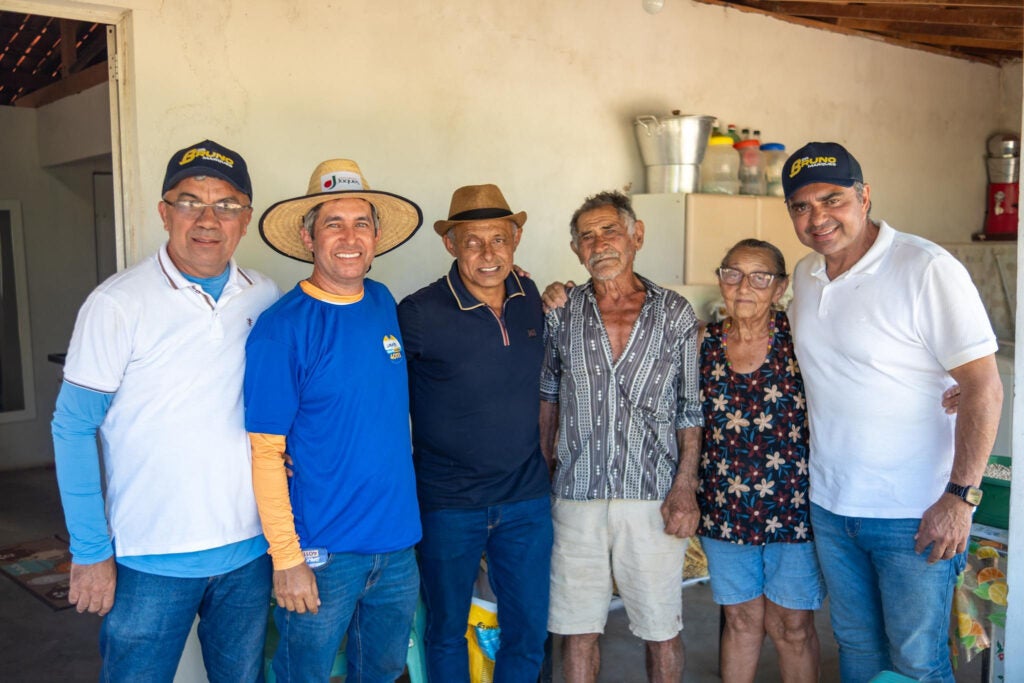 Grupo de Fabiano Marques promove porta a porta nas Agrovilas 4 e 5 do Limão Bravo em apoio a Dr. Bruno Marques