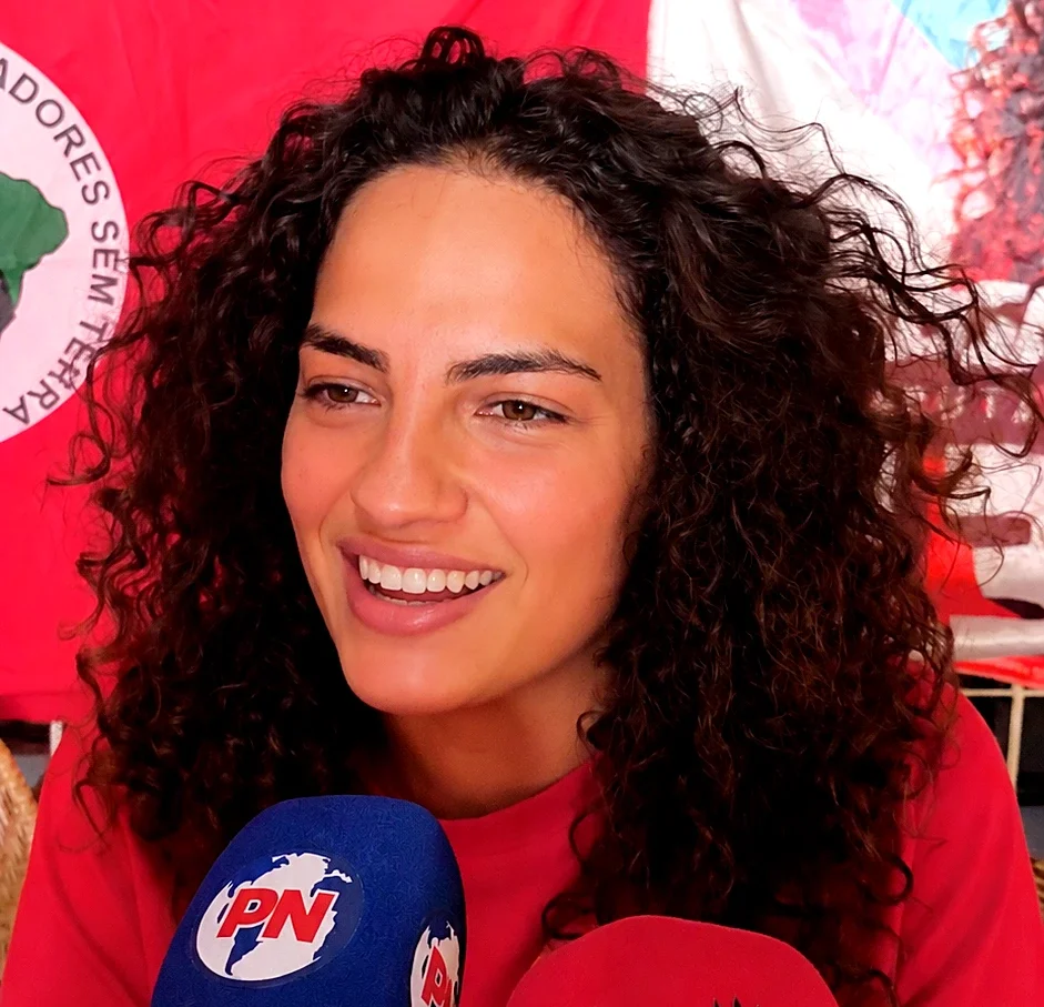 Rosa Amorim destaca reforma agrária, fortalecimento do Sertão de Itaparica e apoio a João Campos durante coletiva em Petrolândia