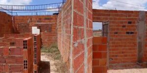 CLASSIFICADO: Excelente construção à venda no Bairro Nova Esperança, em Petrolândia
