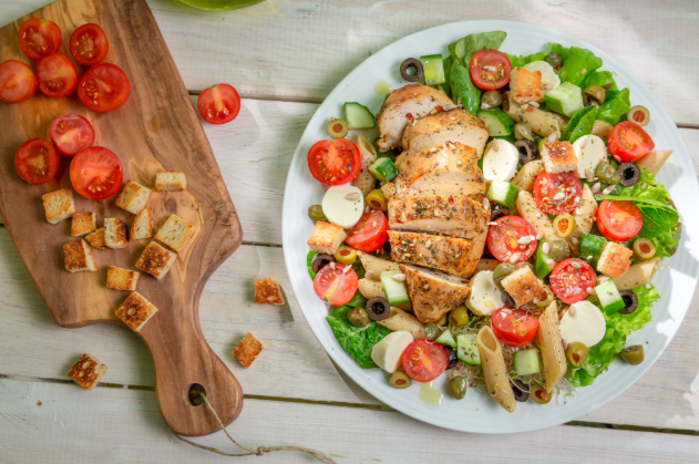 LOW CARB E CETOGÊNICA: O PAPEL DOS ADOÇANTES NESSAS DIETAS