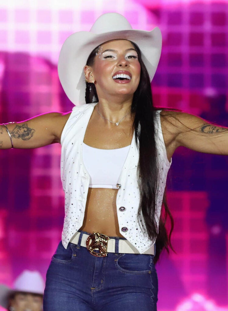 Ana Castela curte show do ex Gustavo Mioto e aparição chama atenção em Jaguariúna
