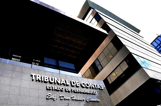 TCE-PE alerta prefeituras após avanço de contratos temporários em Pernambuco