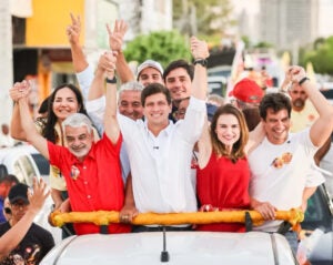 João Campos percorre 12 bairros de Petrolina em carreata e propõe nova ponte para Juazeiro João Campos percorre 12 bairros de Petrolina em carreata e propõe nova ponte para Juazeiro