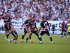 Com renda histórica e golaço, Santa Cruz vence Floresta e fica muito perto da Série B