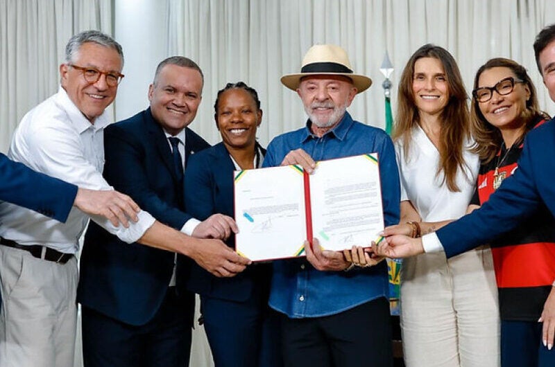 Lula durante sanção da lei de incentivo ao futebol feminino — Foto: Ricardo Stuckert/PR