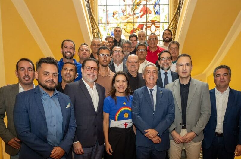 Raquel Lyra anuncia apoio aos clubes pernambucanos — Foto: Assessoria/Divulgação