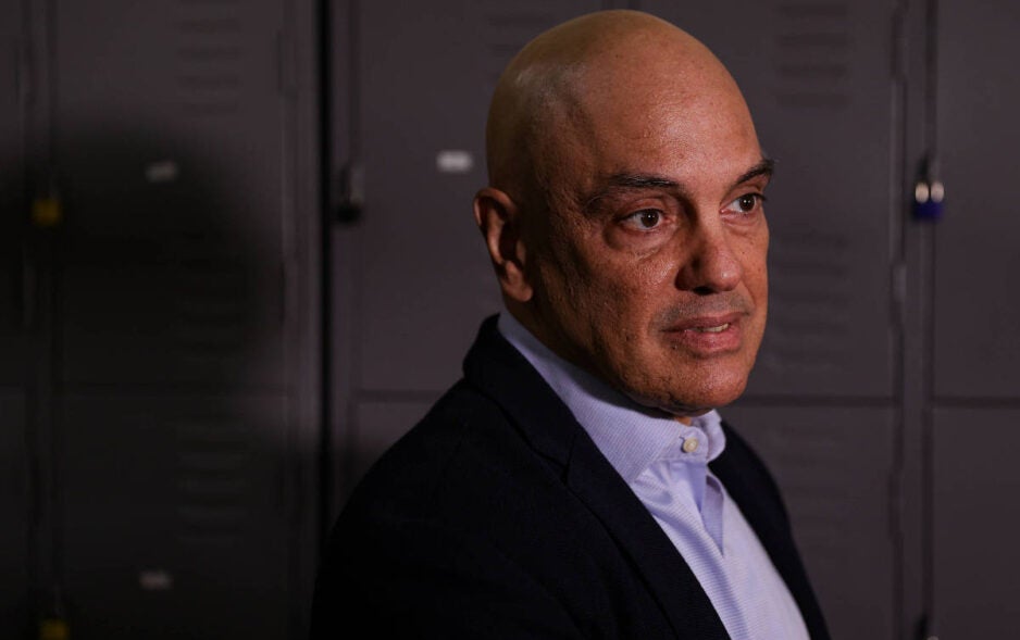 Ministros do STF defendem julgamento de lei que pode antecipar saída de Bolsonaro do regime fechado
