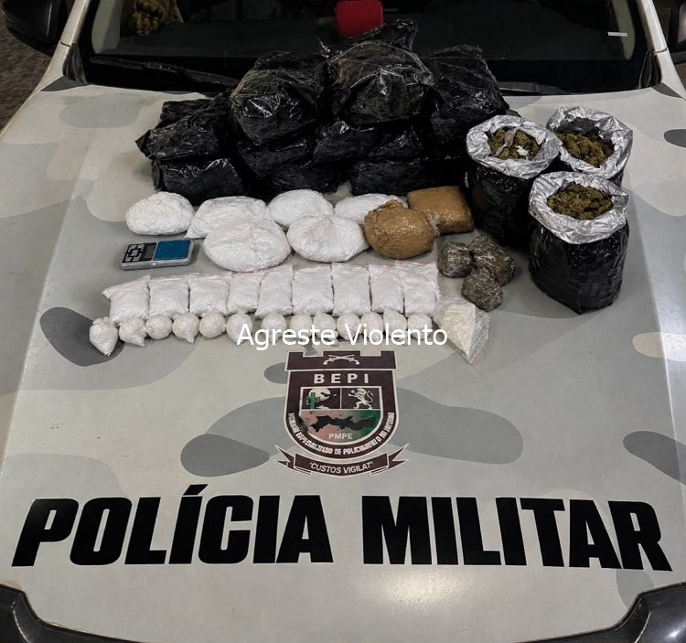 Drogas apreendidas pelo BEPI às margens da PE-360 em Ibimirim, no Sertão de Pernambuco
