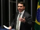 Foto de Flávio Bolsonaro utilizada pela CBN Recife em reportagem sobre checagem policial de possível viagem internacional