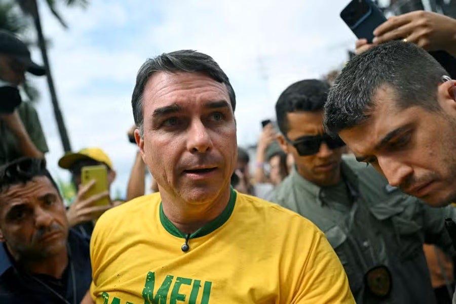 Senador Flávio Bolsonaro em fotografia de Mauro Pimentel AFP utilizada pelo Diario de Pernambuco