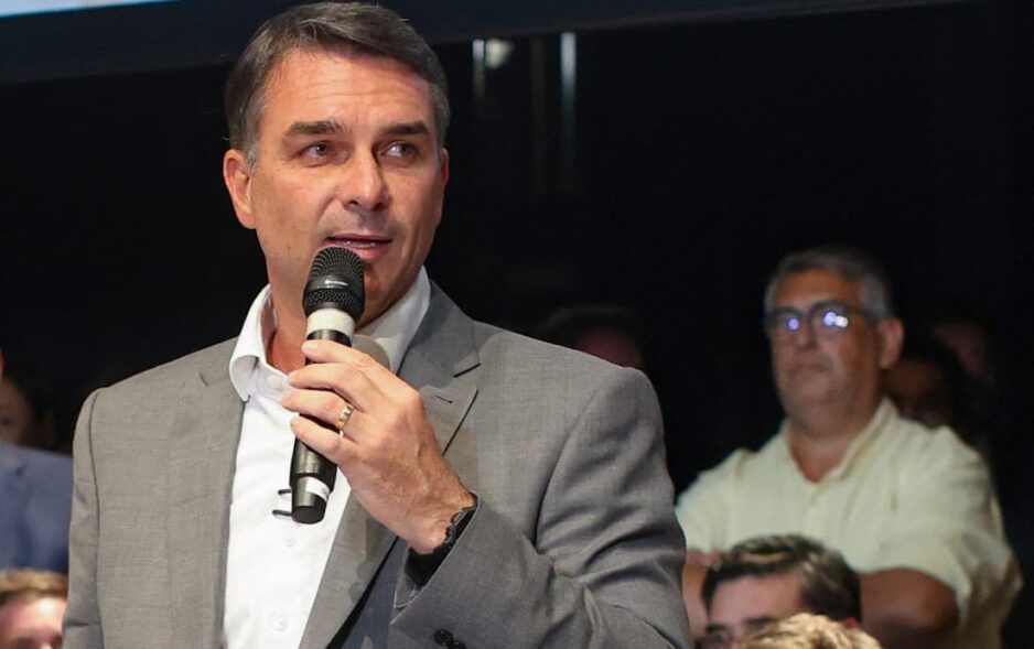 Flávio Bolsonaro chama de ‘picareta’ quem promete cargos e ministérios em seu nome