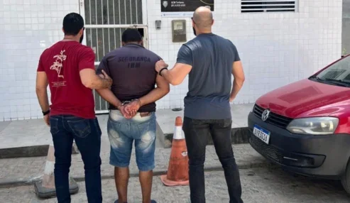 Homem é preso em Toritama suspeito de filmar e divulgar imagens íntimas da enteada de 15 anos