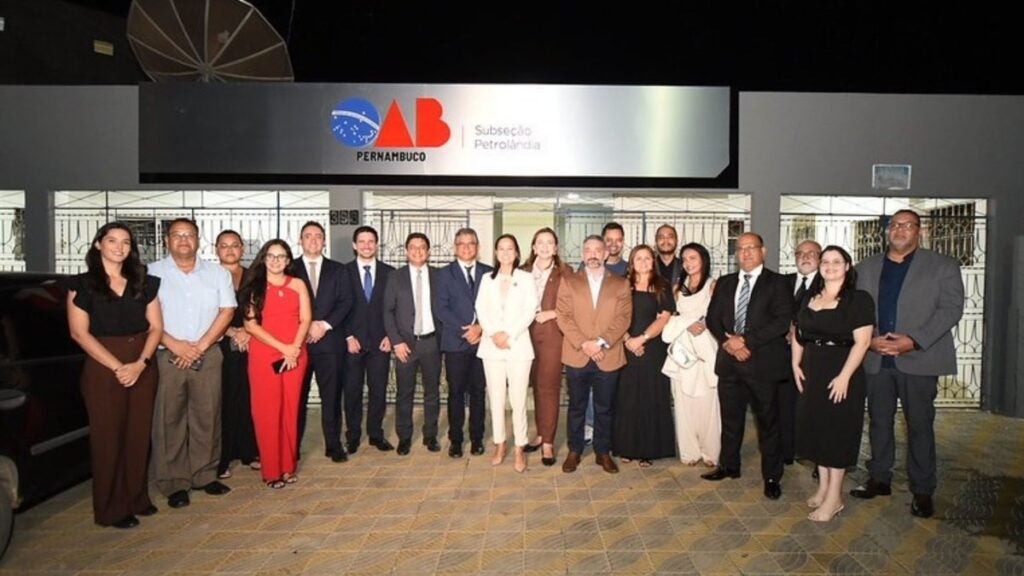 Solenidade de inauguração da nova sede da OAB Petrolândia, com dirigentes da advocacia pernambucana