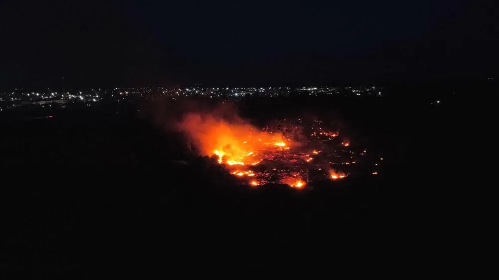 Incêndio em Floresta com fumaça intensa
