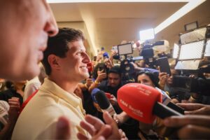 João Campos fala à imprensa após o resultado da eleição de 2026