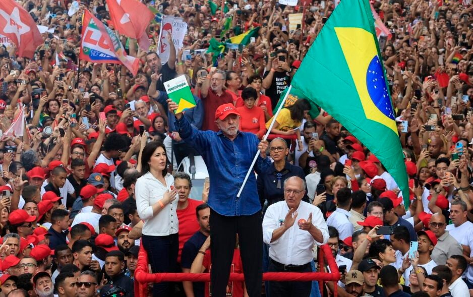Lula é reeleito presidente do Brasil e conquista quarto mandato nas eleições de 2026