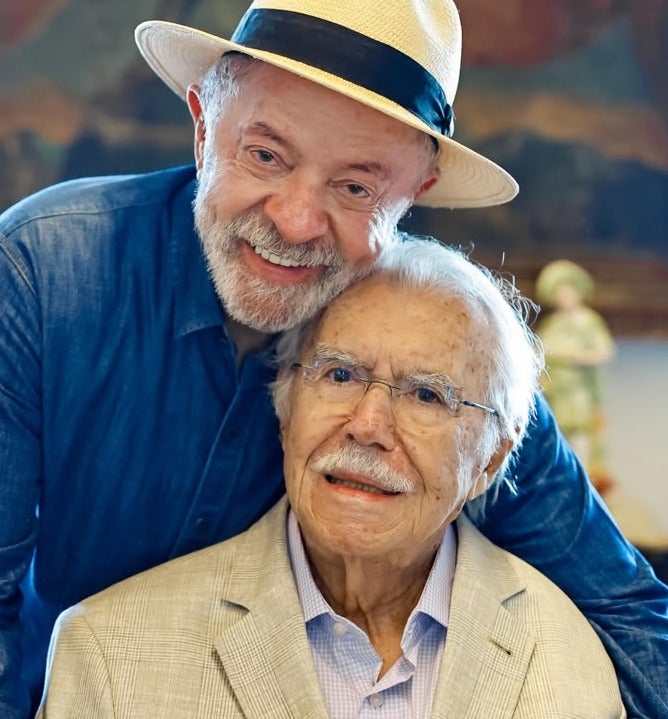 Lula durante visita ao ex-presidente José Sarney em São Luís