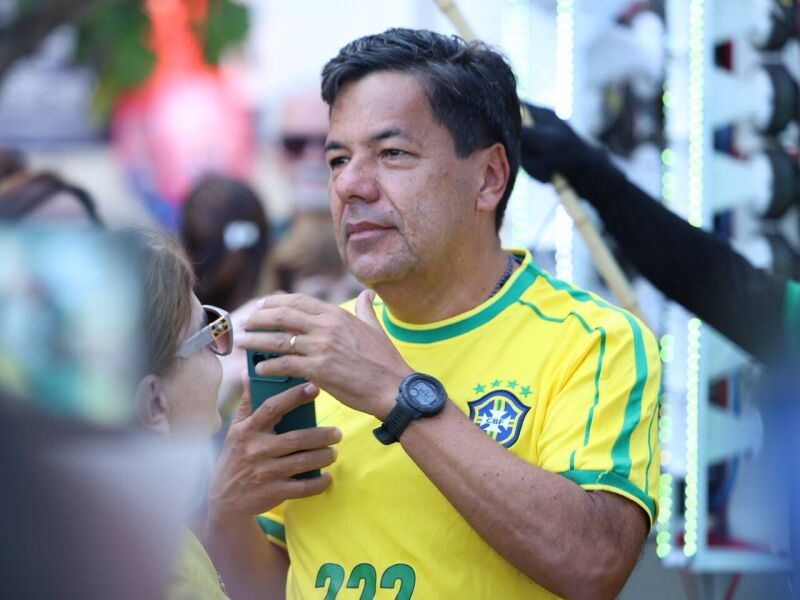 Mendonça Filho viaja a Brasília para reunião com Flávio Bolsonaro