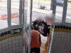 Imagem divulgada sobre o atendimento da PRF a uma bebê engasgada na BR-428 em Petrolina