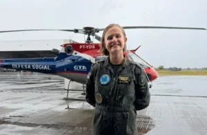 Segunda-tenente Aurita, primeira mulher da Polícia Militar de Pernambuco habilitada para pilotar helicópteros, foto PMPE