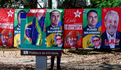 Brasil vai às urnas neste domingo para decidir segundo turno entre Lula e Flávio Bolsonaro