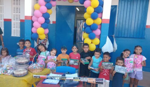 Dia das Crianças é celebrado com brincadeiras, presentes e muita alegria na zona rural de Tacaratu