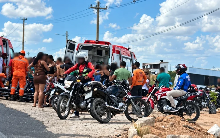 Acidente entre motocicleta e carroça deixa homem ferido na BR-110, próximo ao Posto Rical, em Petrolândia