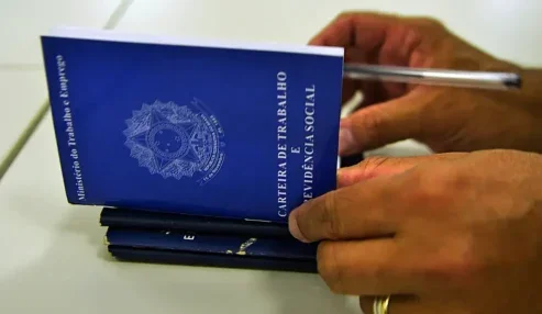 Pernambuco anuncia 1.370 vagas de emprego nesta sexta-feira; salários chegam a R$ 4 mil