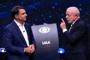 Fotografia utilizada no Blog do Nill Júnior sobre o debate entre Lula e Flávio Bolsonaro